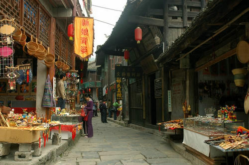 E線(xiàn)：張家界、猛洞河、芙蓉鎮(zhèn)、黃龍洞經(jīng)典四日游（純玩）